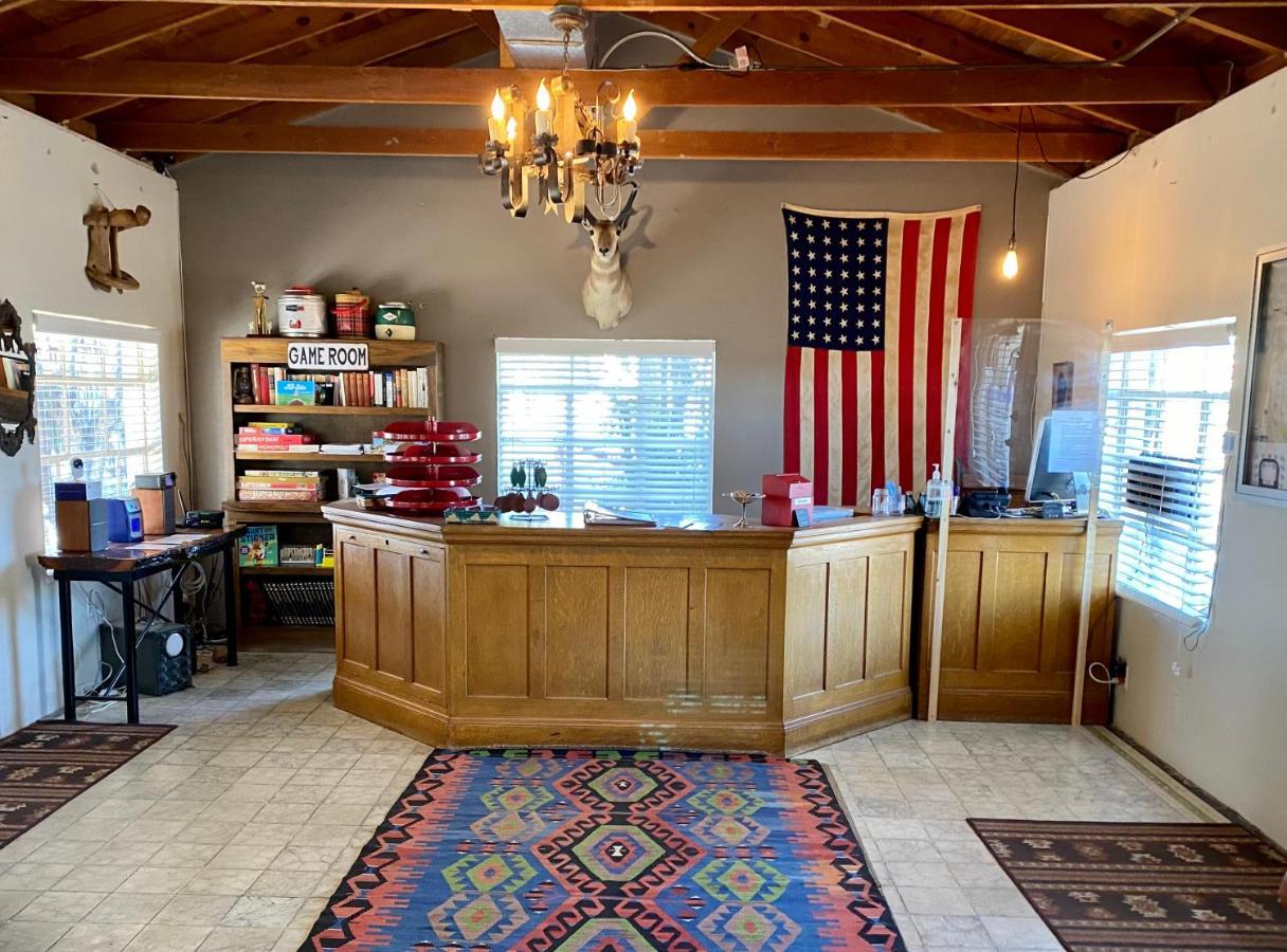 Antelope Lodge Alpine Bagian luar foto