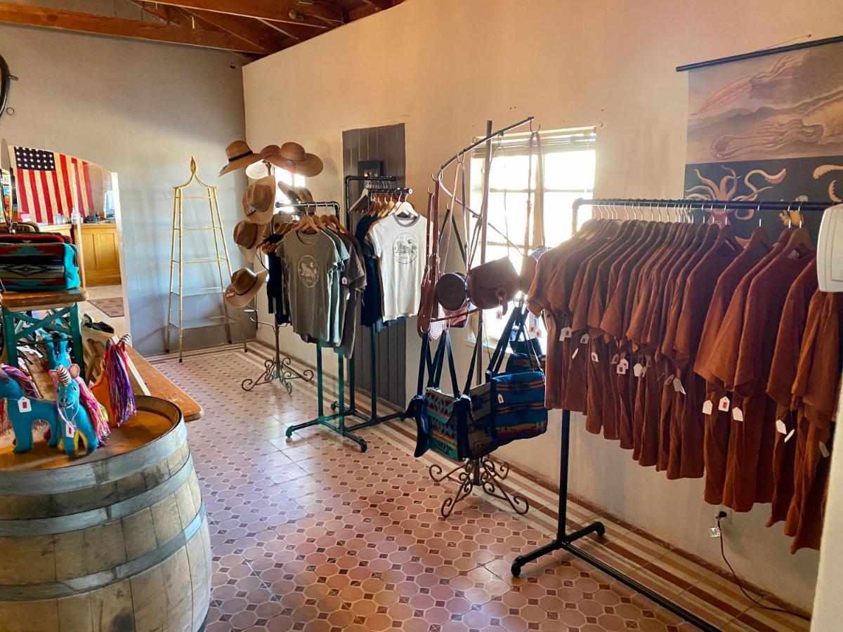 Antelope Lodge Alpine Bagian luar foto