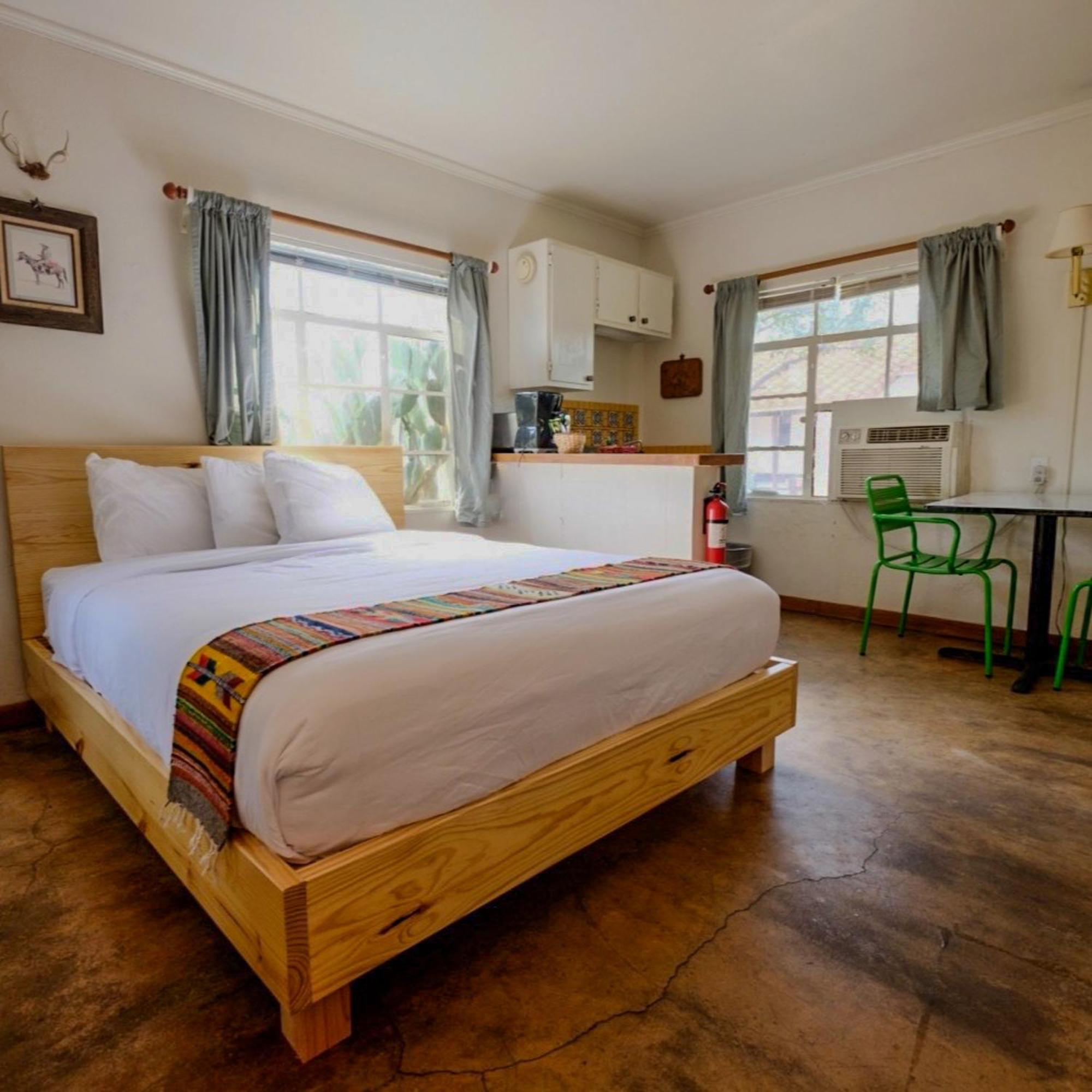 Antelope Lodge Alpine Bagian luar foto