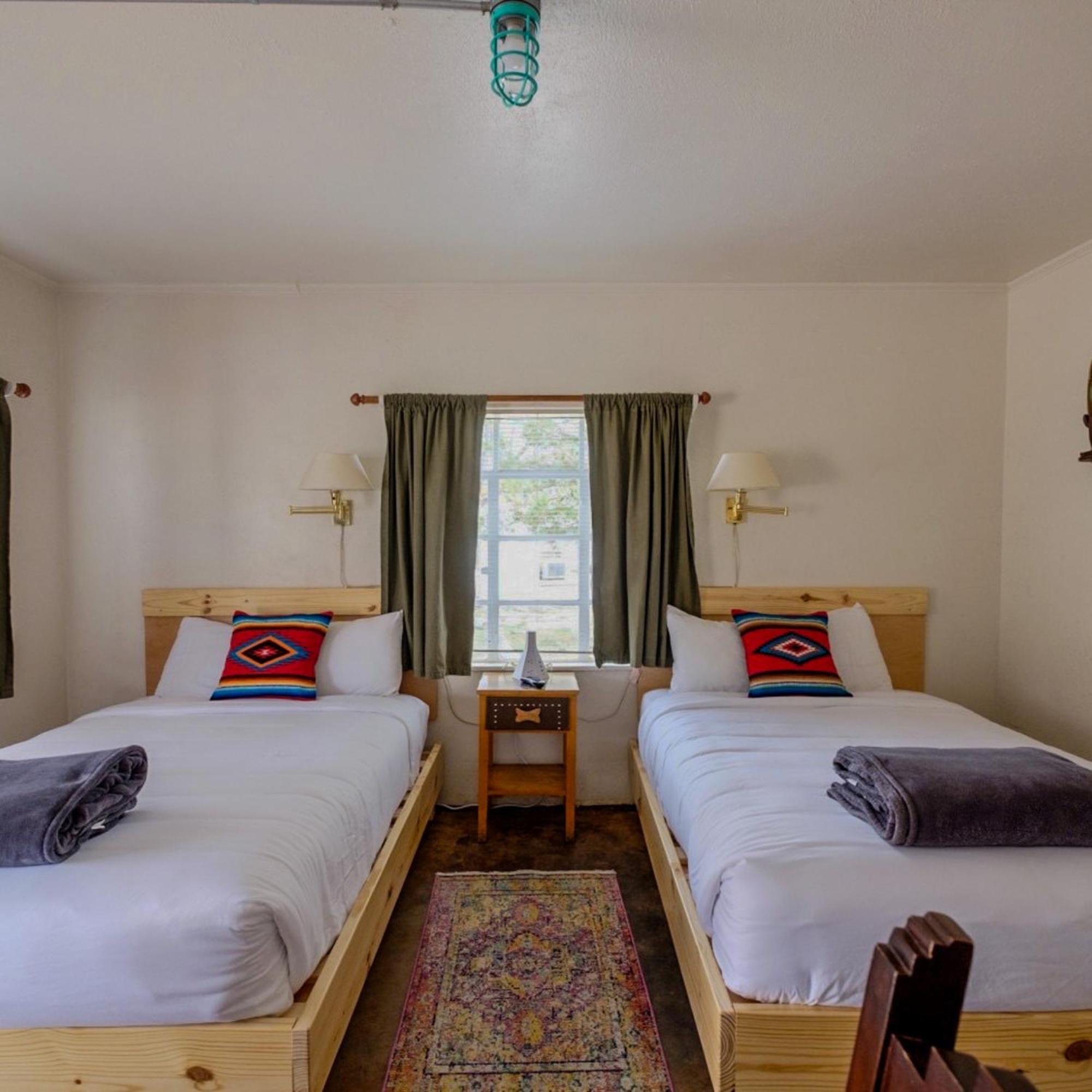 Antelope Lodge Alpine Bagian luar foto