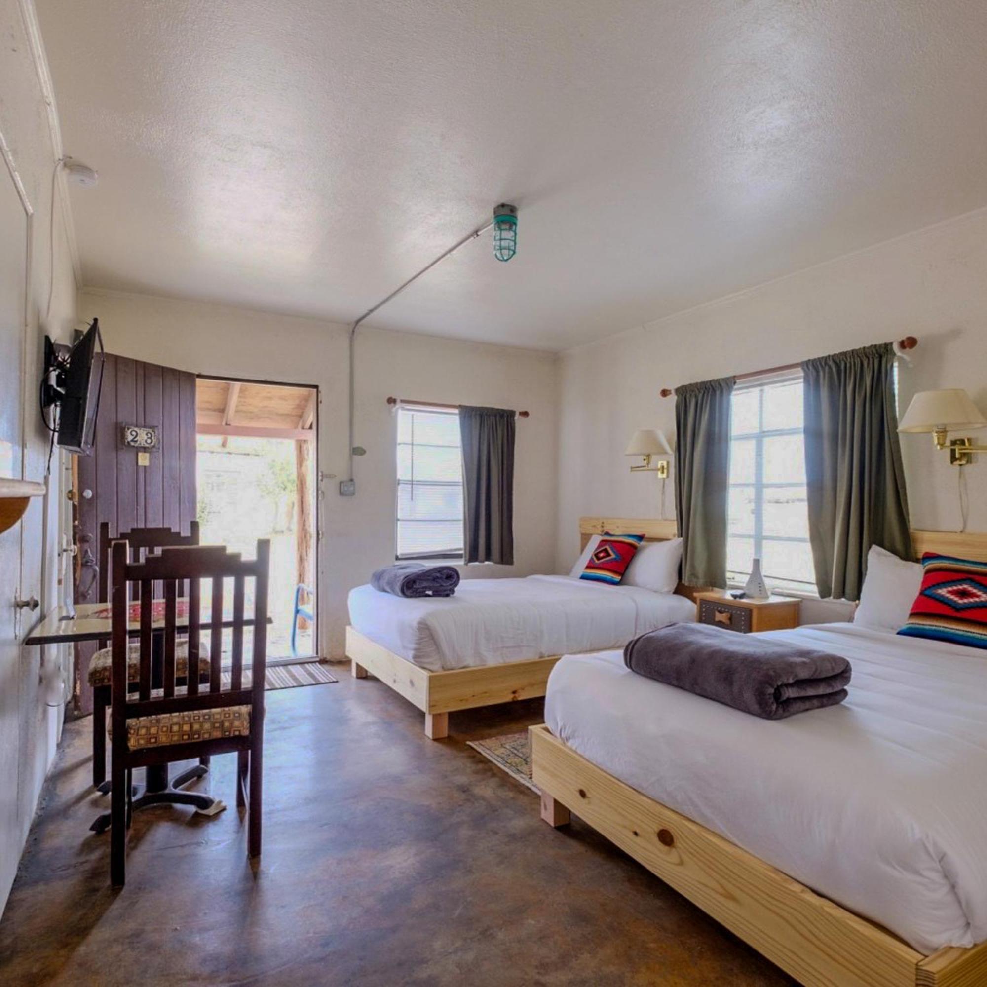 Antelope Lodge Alpine Bagian luar foto