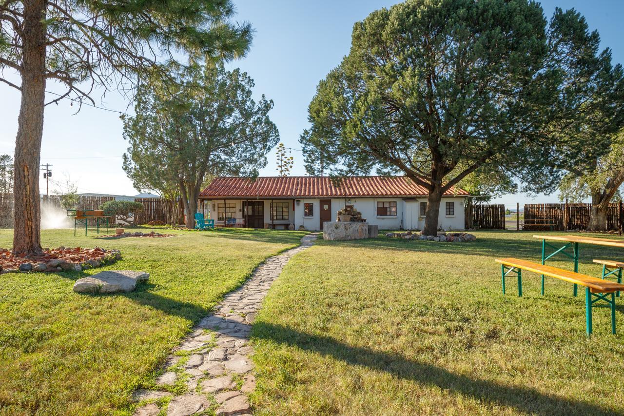Antelope Lodge Alpine Bagian luar foto
