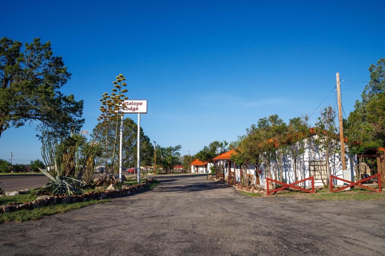 Antelope Lodge Alpine Bagian luar foto