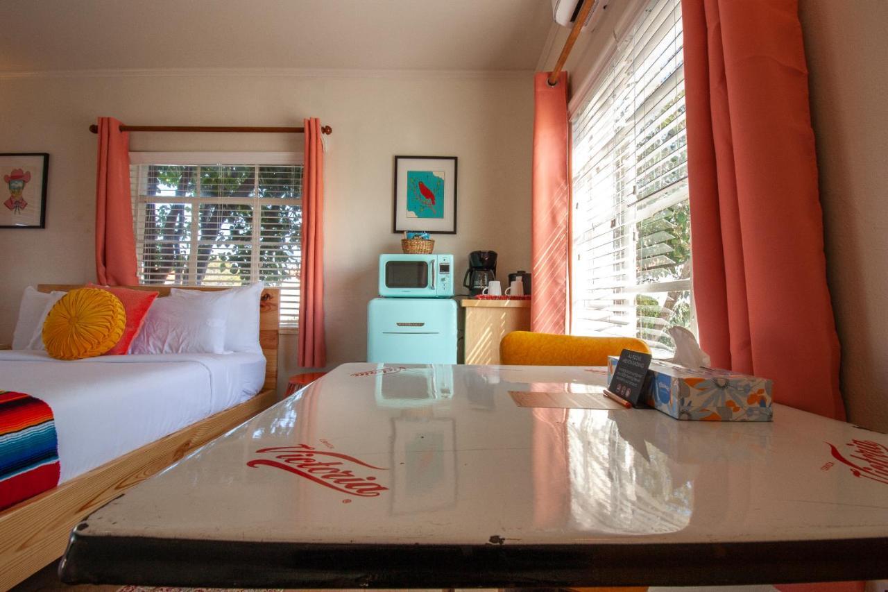 Antelope Lodge Alpine Bagian luar foto