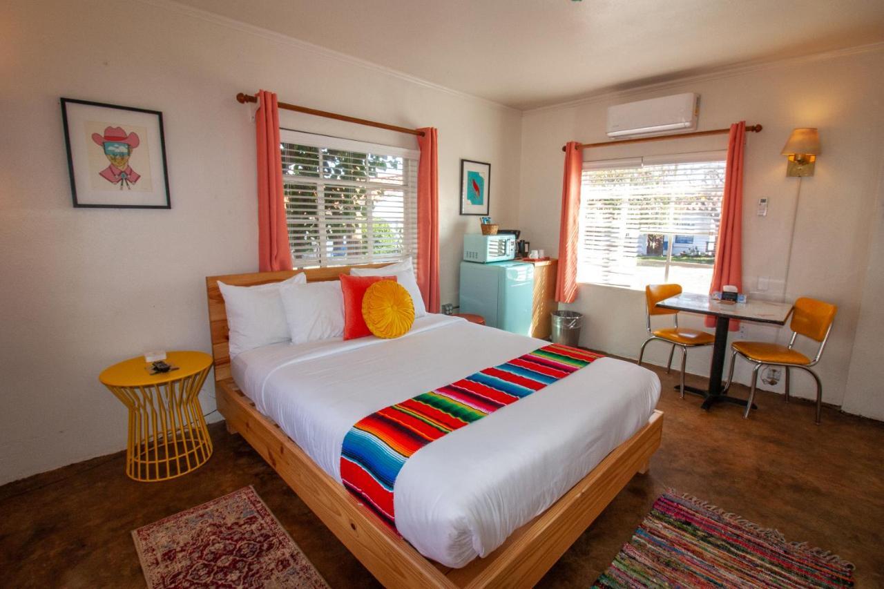 Antelope Lodge Alpine Bagian luar foto