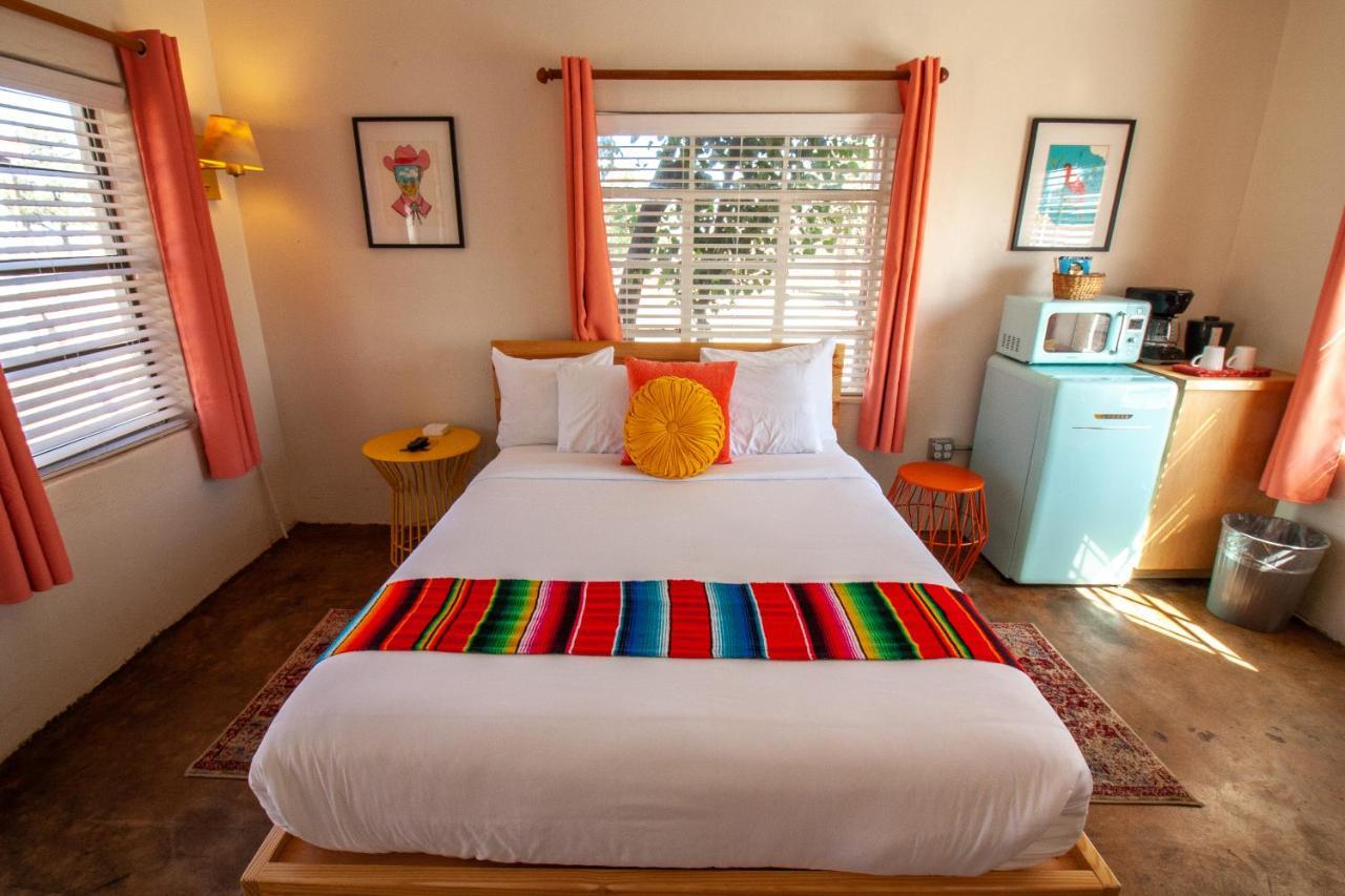 Antelope Lodge Alpine Bagian luar foto